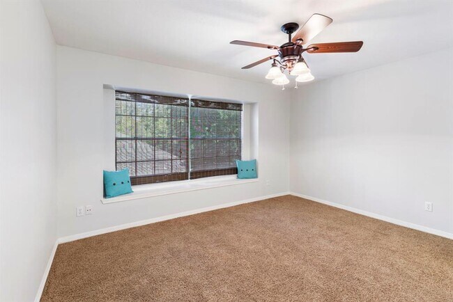 Building Photo - 7 Tamarind Pl