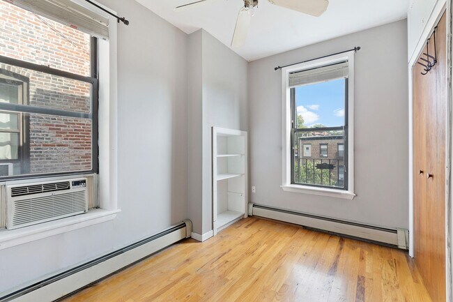 Building Photo - 809 Washington St