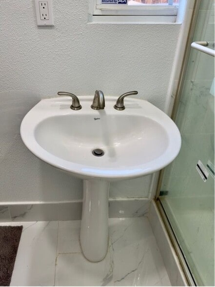 Building Photo - 30342 De Caron St