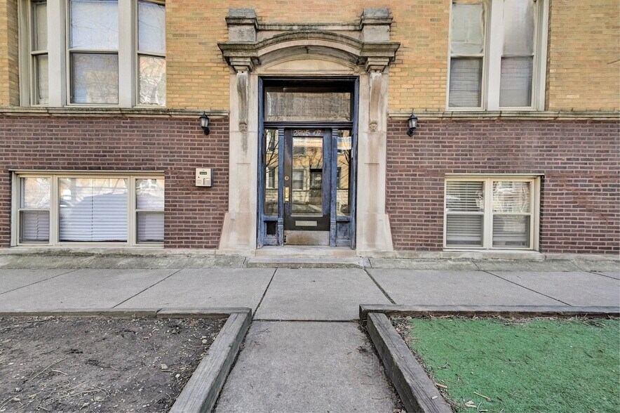 Building Photo - 2307 W Walton St