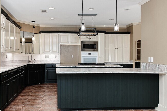 Building Photo - 7159 Kingston Cove Ln