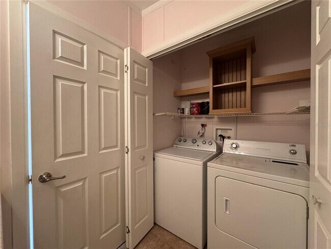 Building Photo - 3217 Old Tampa Hwy