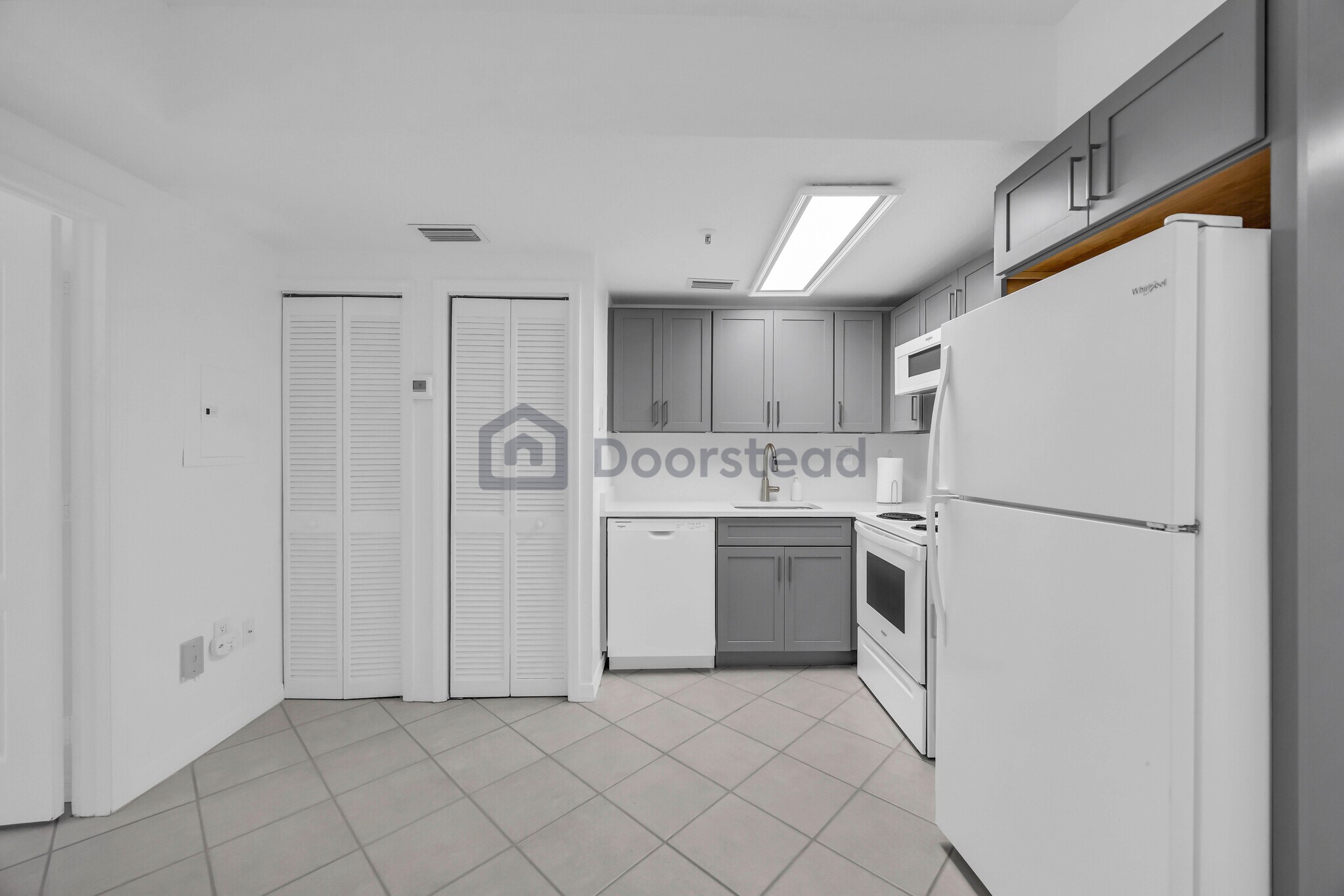 Building Photo - 3051 SW 27th Ave
