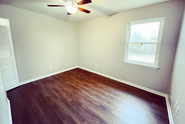 Building Photo - 9400 Moonridge Pl