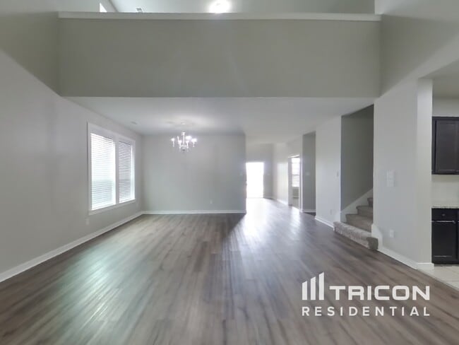 Building Photo - 1620 Village Creek Dr
