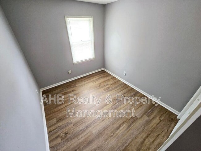 Building Photo - 2485 Michelle Dr