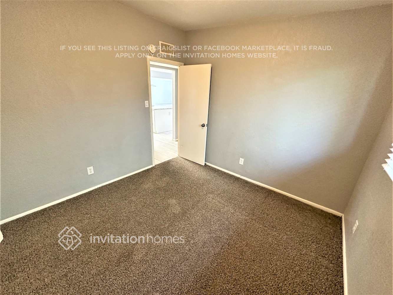 Building Photo - 1265 E Del Rio Dr