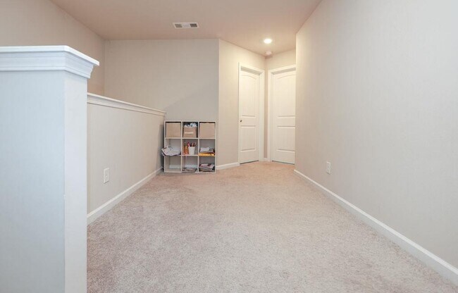Building Photo - 317 Pinewood Dr