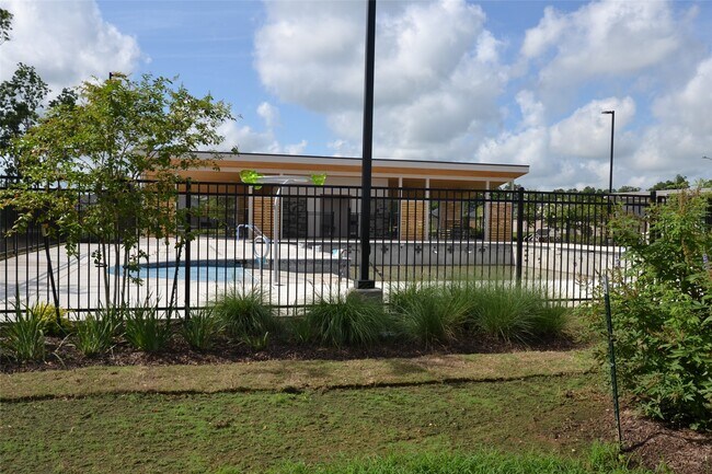 Building Photo - 1607 Portorosso Dr
