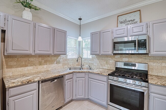 Building Photo - 427 Birch Hill Dr