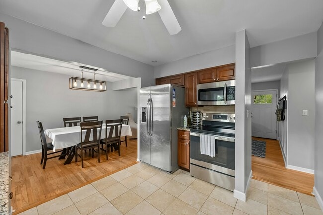 Building Photo - 7917 W 92nd Pl