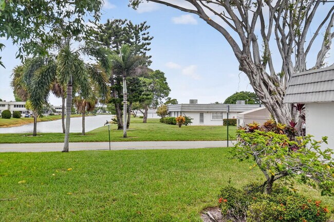 Building Photo - 94 Valencia C