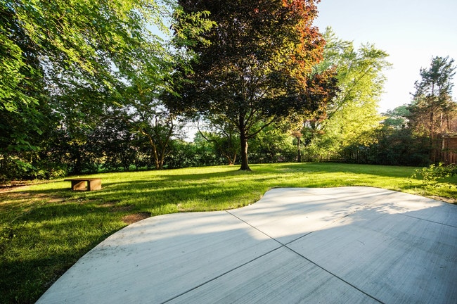 Building Photo - 3619 Bernay Dr
