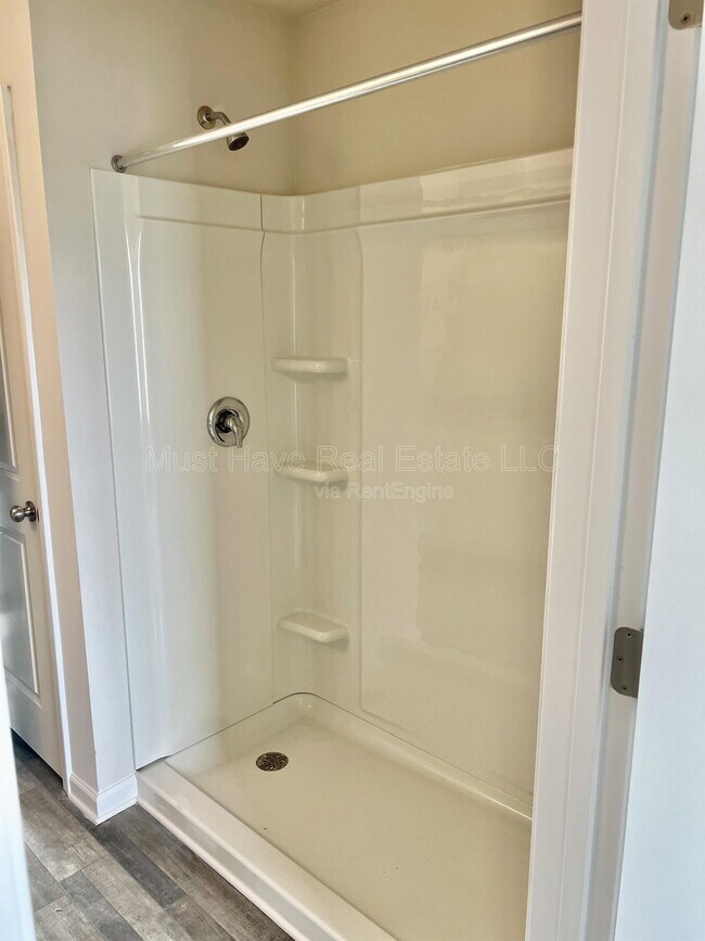 Building Photo - 1459 Cannan Mountain Dr