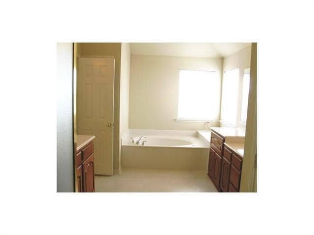 Building Photo - 1313 Sunderland Ct