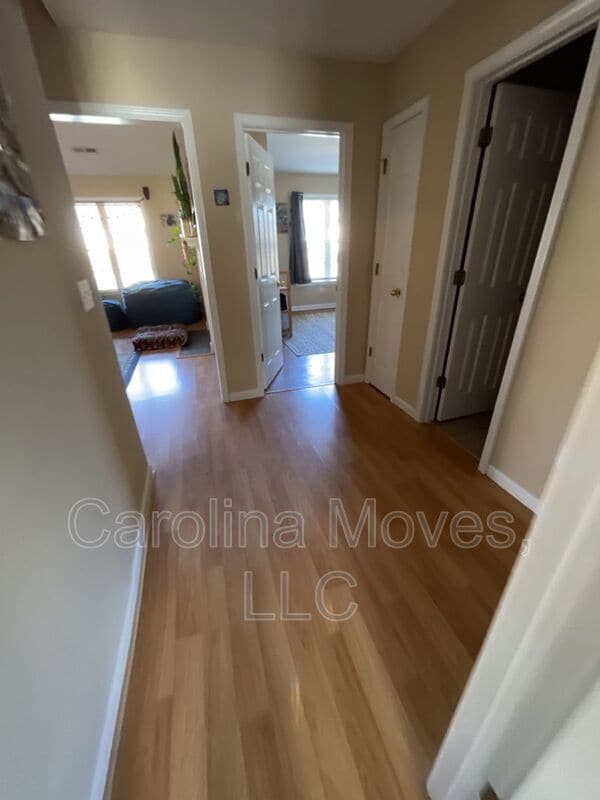 Building Photo - 22 Acklen Dr