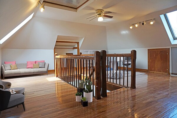 Building Photo - 160 Brown St