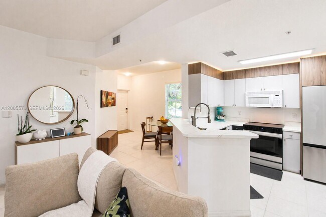 Building Photo - Northeast 8th Avenue, Miami Shores, FL 33138 - 2 BR 2 BA townhouse