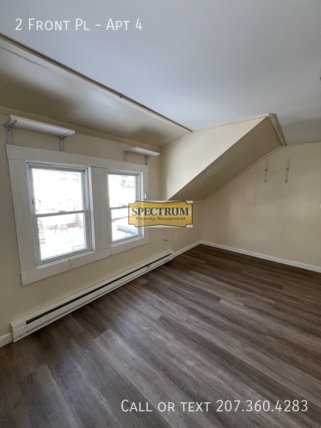 Building Photo - 2 Front Pl