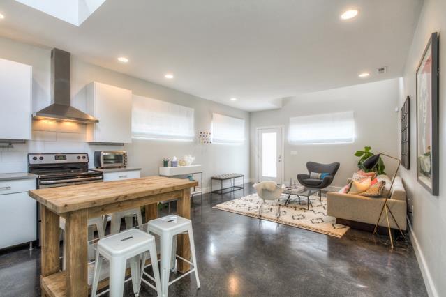 Building Photo - **NOW AVAILABLE!!  Modern 3 Bed, 2 Bath Home in East Nashville, Walkable Highland Heights Neighbo...