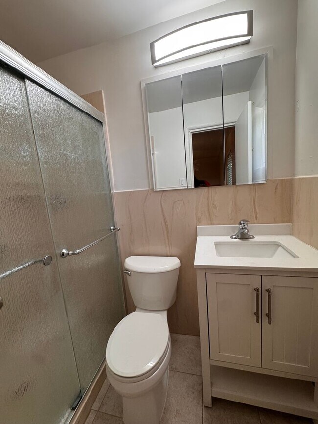 Building Photo - Beautiful 3 bedroom 2 bath home.