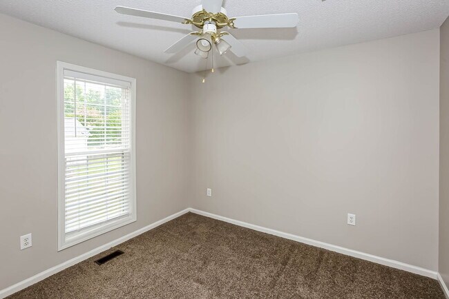 Building Photo - 1127 Piney Church Rd