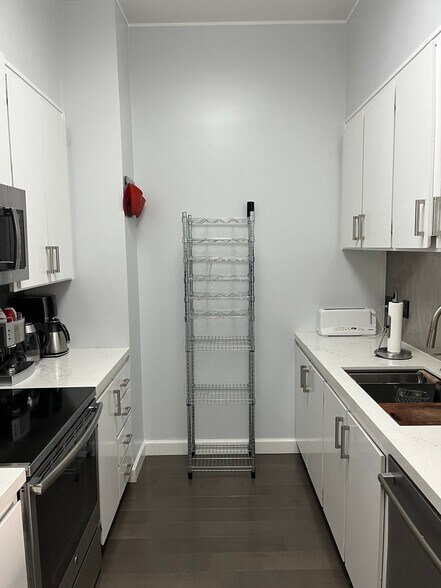 Building Photo - 150 Lombard St