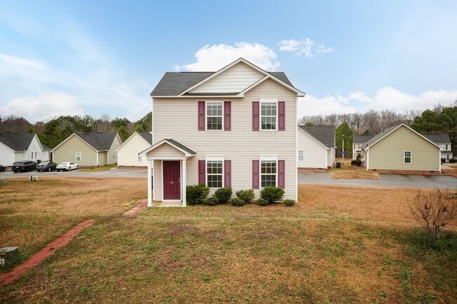 Building Photo - Move In Ready Lillington Home!