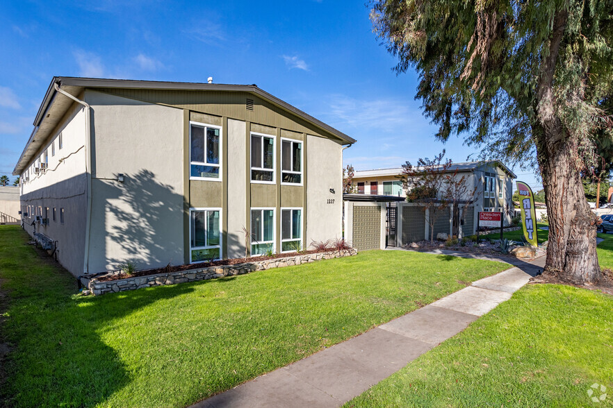 Building Photo - Dresden Place Apartments