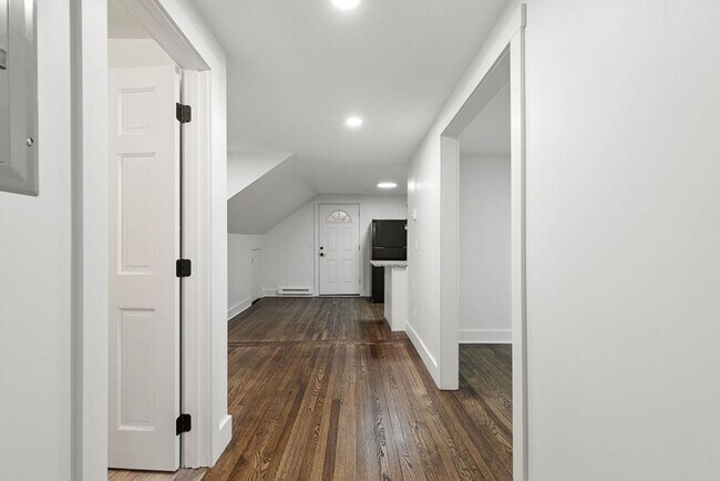 Building Photo - 414 Herkimer St
