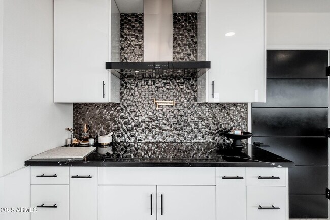 Building Photo - 1040 E Osborn Rd