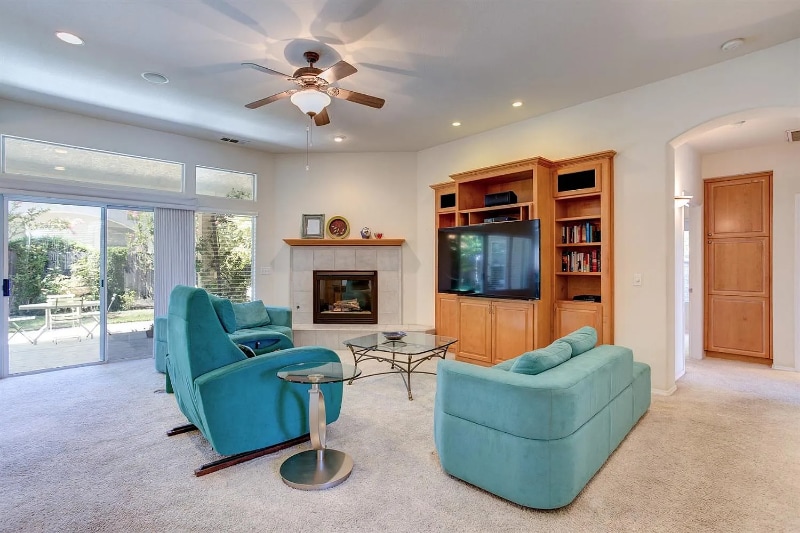 Building Photo - 872 E Green Acres Dr