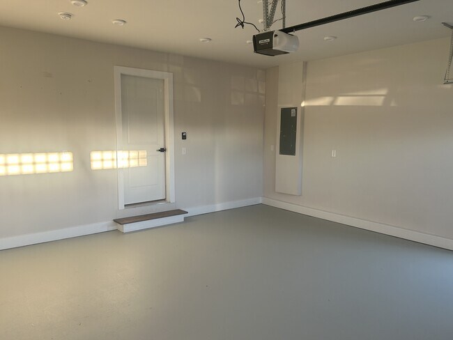 Building Photo - 1143 Lisenbee Wy