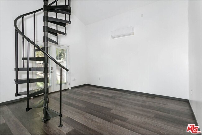 Building Photo - 2914 Castle Heights Ave