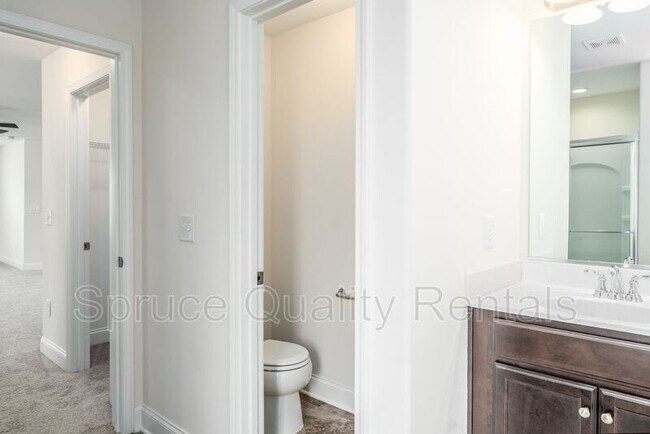 Building Photo - 102 Marquise Ct