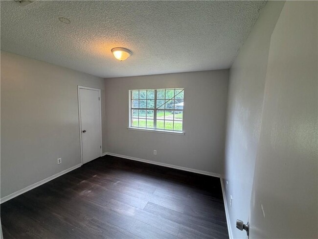 Building Photo - 3760 Alta Vista Dr