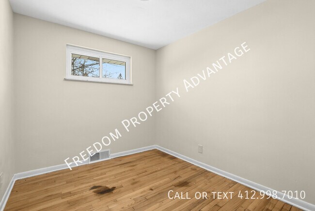 Building Photo - 25 Ridge Dr