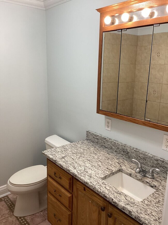 Building Photo - 217 W North St