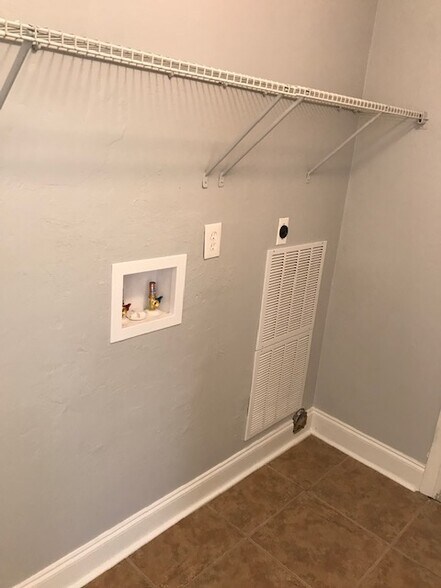 Building Photo - 1595 Megan Bay Cir