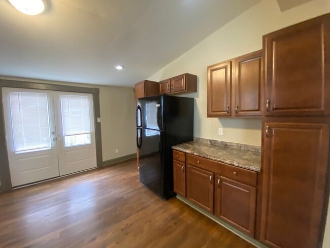 Building Photo - Charming 2bed/2bath Home