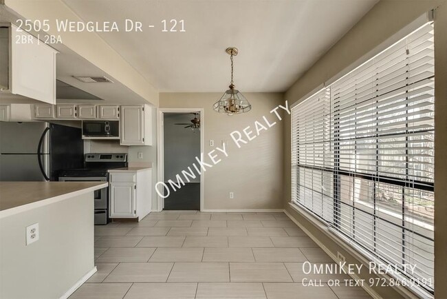 Building Photo - 2505 Wedglea Dr
