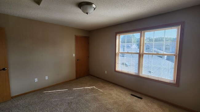 Building Photo - 3037 Venice Ln NW