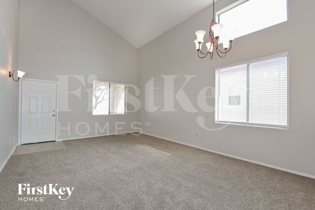 Building Photo - 10616 S Lucius Dr
