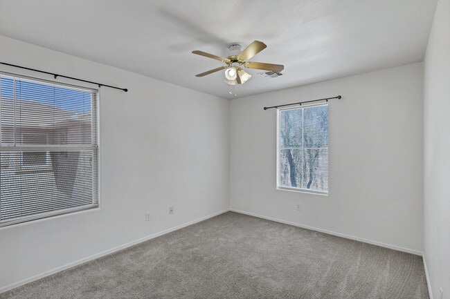 Building Photo - 10132 E Isleta Ave