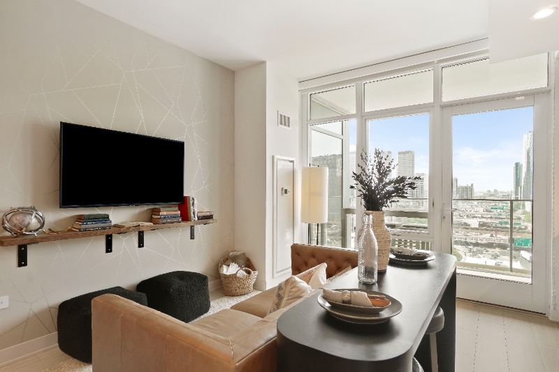 Building Photo - 348 N Halsted St