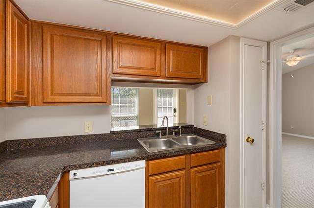 Building Photo - 1603 Marsh Ln