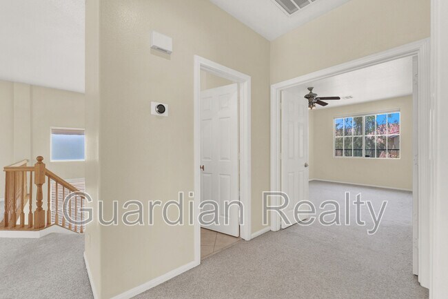 Building Photo - 224 Emerald Vista Way
