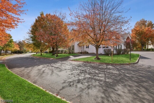 Building Photo - 12 Hansom Rd