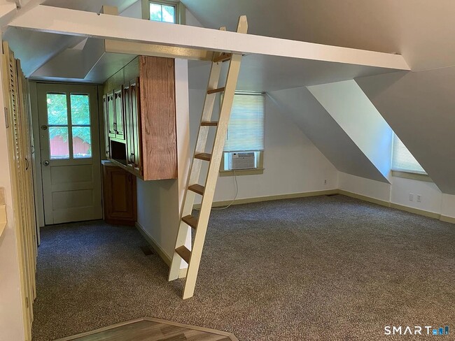 Building Photo - 44 Wolfpits Rd.