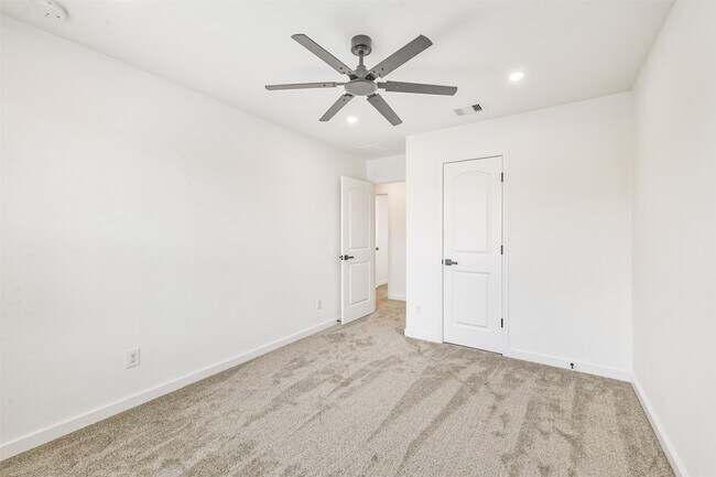 Building Photo - 15203 Lake Powell Dr